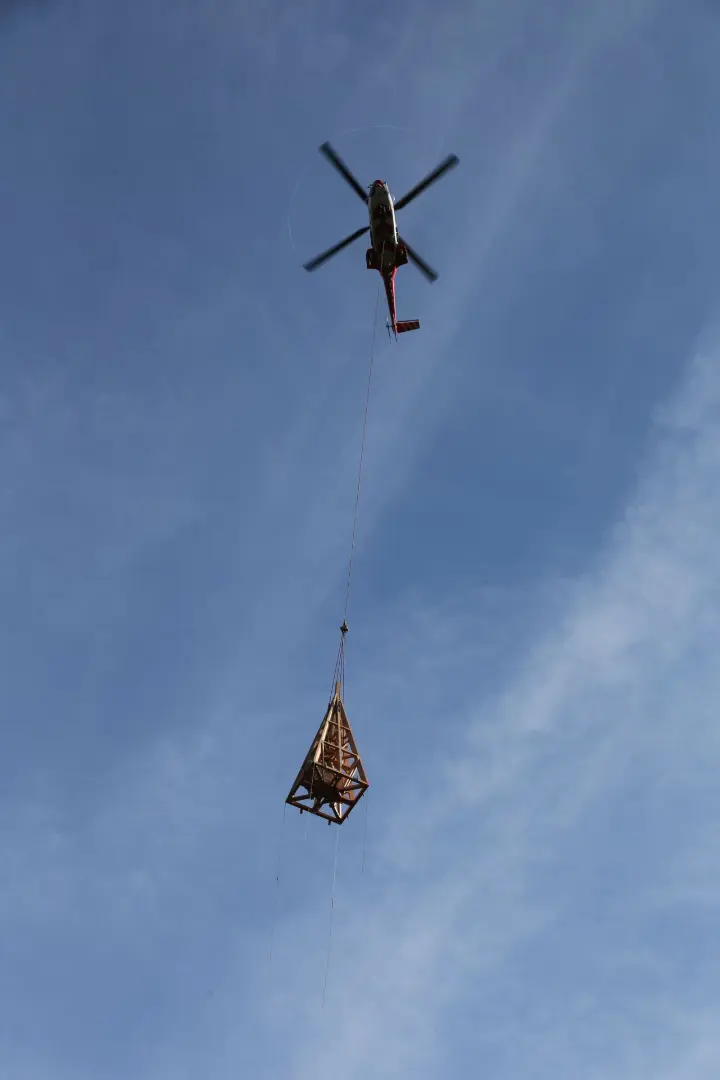 Bureau Bois Concept Héliportage Flèche Clocher La Roche des Arnauds